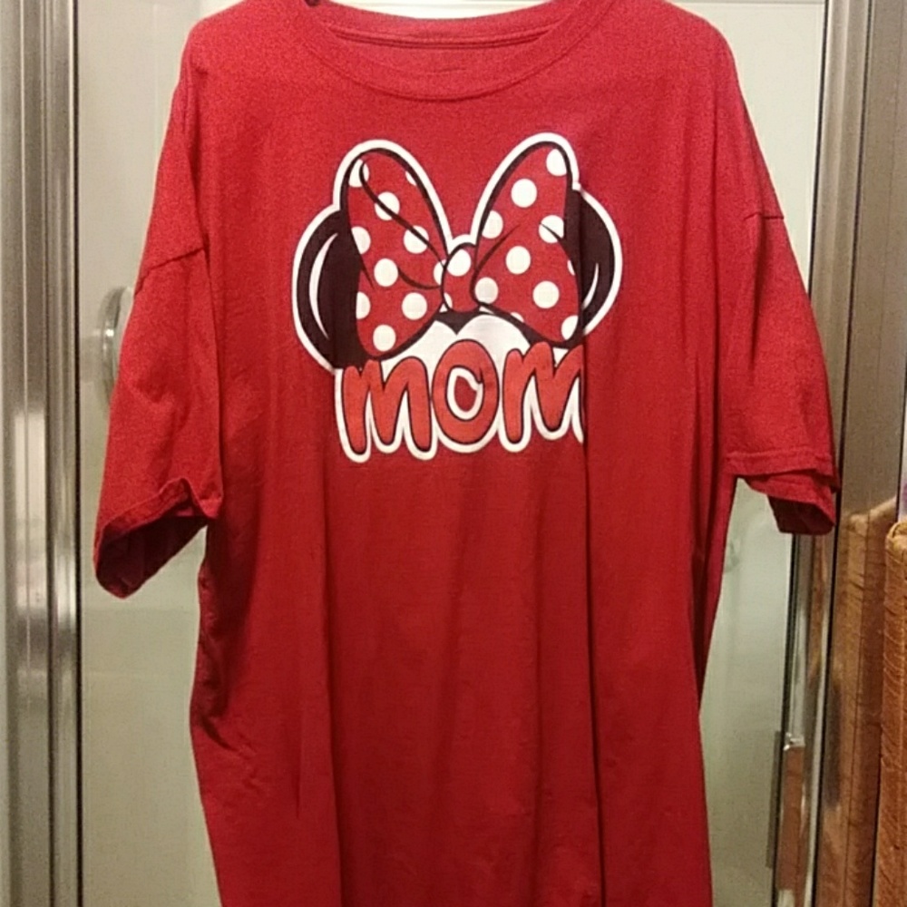 Disney original Minnie mouse mom t shirt